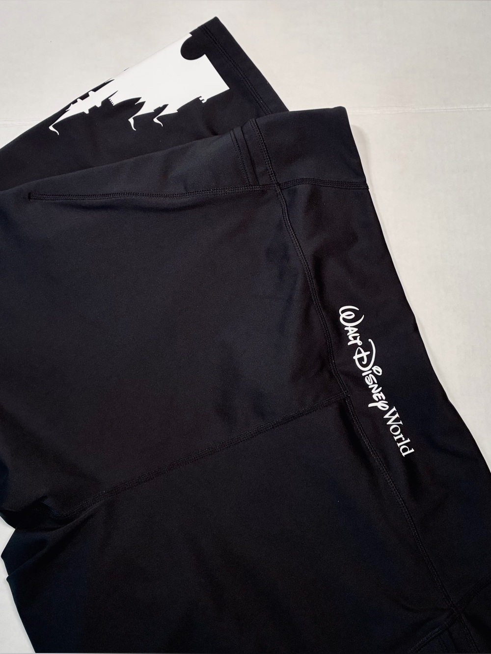 Walt Disney World Disney Parks Black Castle Logo Capri Leggings 2X Plus Size